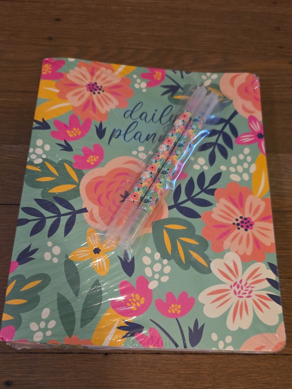 Floral Daily Planner Notebook with 2 Highlighters & Stickers. NEW